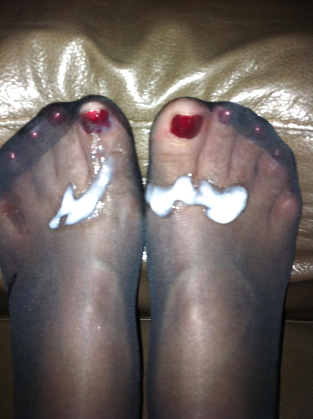 Cumin over my girlfriends stocking feet she licks sum off #8281019