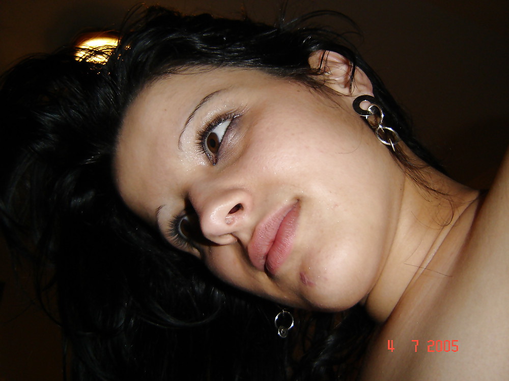 Pretty Brune Tatoo #18697988