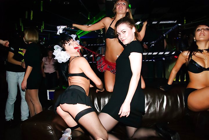 Stripperinnen Wild In Russischen Club Gegangen #4628523