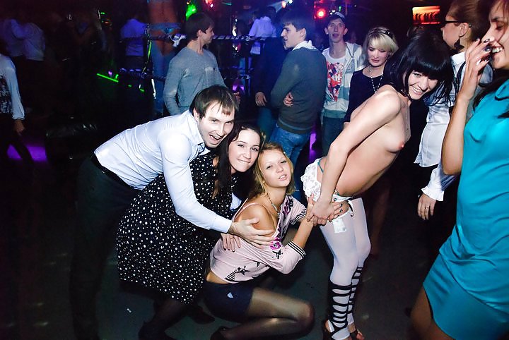 Female Strippers Gone Wild In Russian Club #4629627