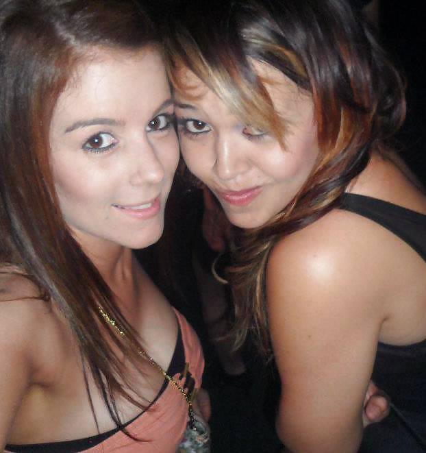 ティーンの胸の谷間 2
 #22097085