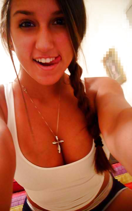 ティーンの胸の谷間 2
 #22097100