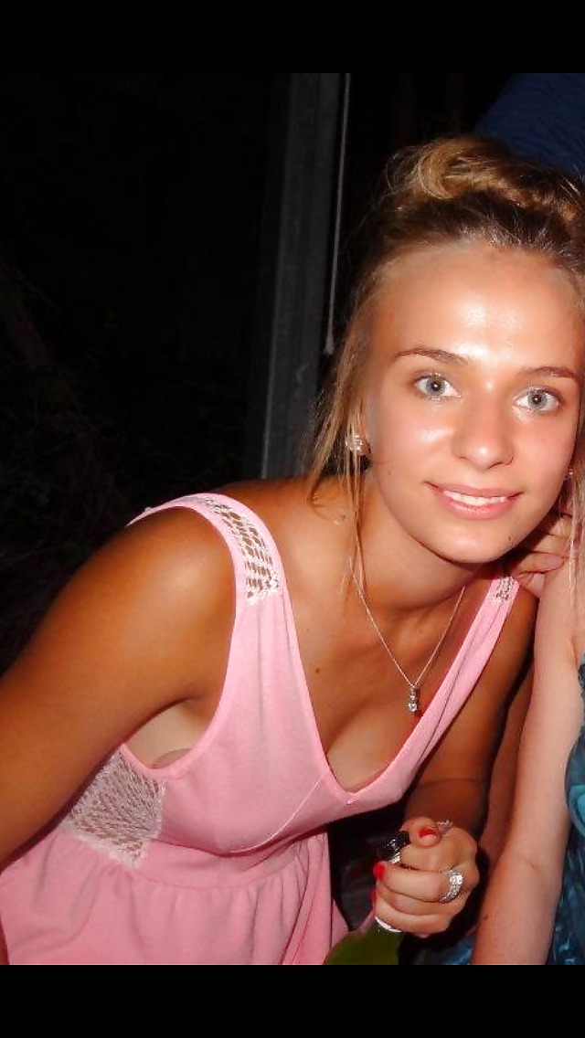 ティーンの胸の谷間 2
 #22097178