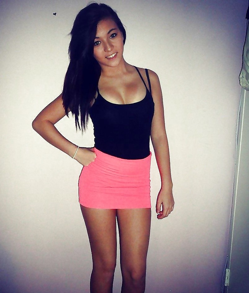 ティーンの胸の谷間 2
 #22097188