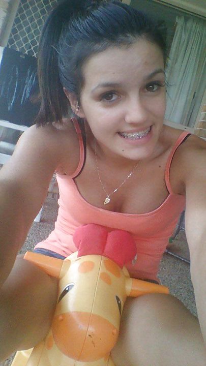 ティーンの胸の谷間 2
 #22097201