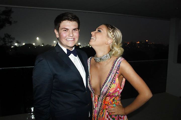 ティーンの胸の谷間 2
 #22097248