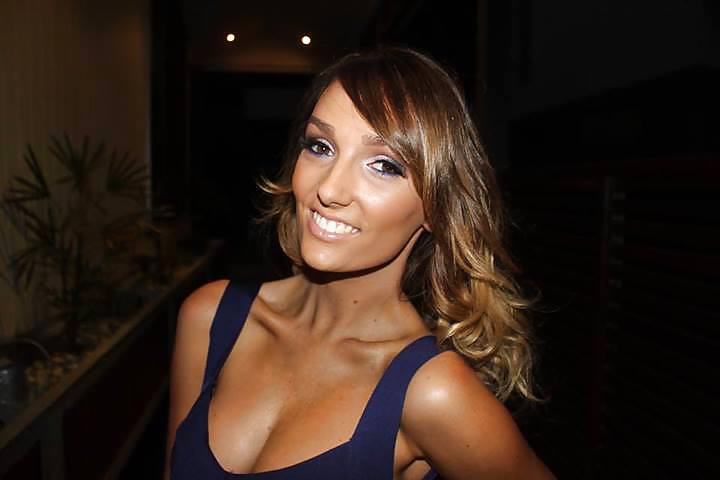 ティーンの胸の谷間 2
 #22097261