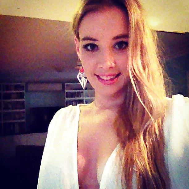 ティーンの胸の谷間 2
 #22097272