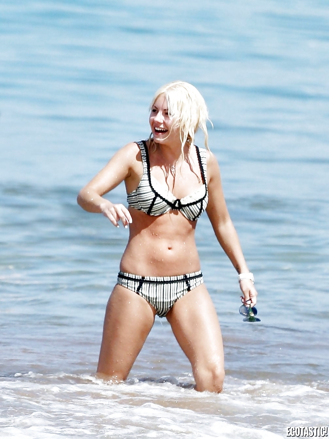 Elisha Cuthbert #19006670