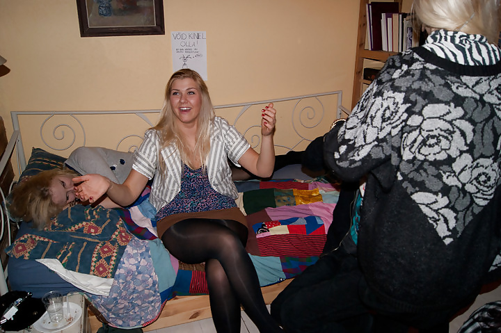 Shiny Nylons #2556026