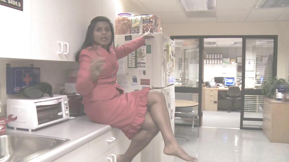 Hot Indian comedian Mindy Kaling - What would you do to her? #16251072
