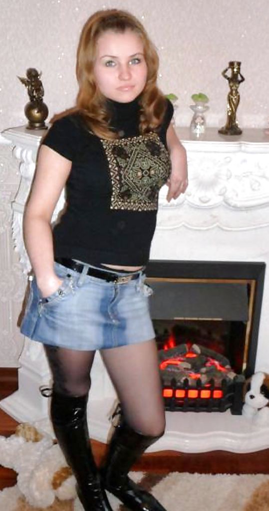 Foto private-teengirl con belle tette in calze e stivali
 #14617034