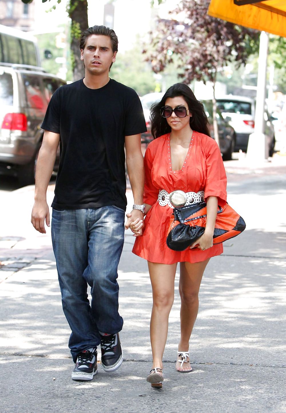 Kourtney Kardashian upskirts while having lunch at Bar Pitti #4571638