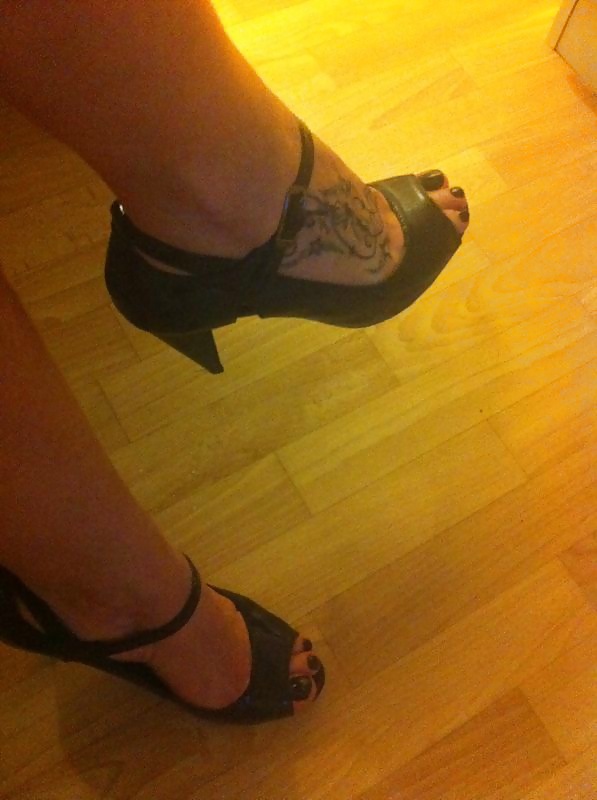 Sexy heels shots for fans of jaynes feet #18258938