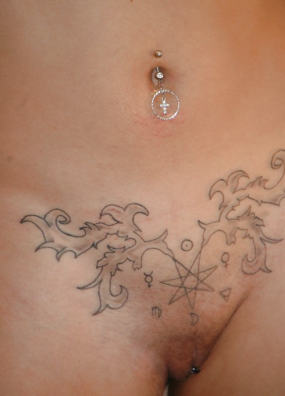 Tattooed and pierced girls #8303807