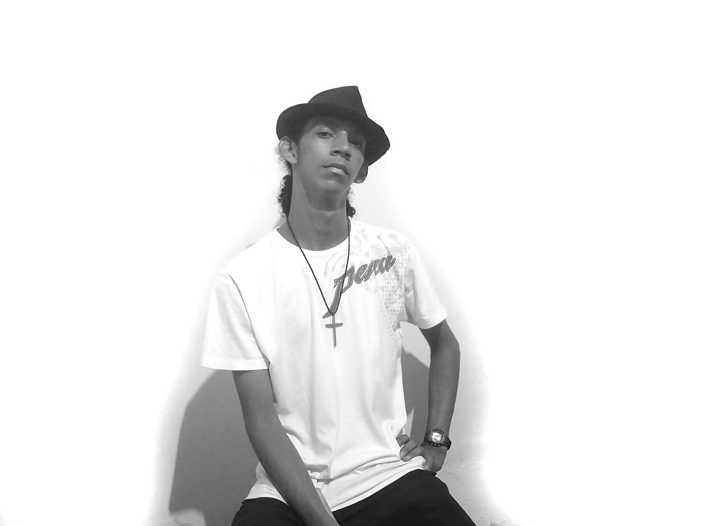 Hola, soy diego (no desnudo)
 #13589663