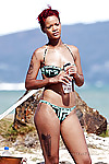 Rihanna en bikini
 #1919605