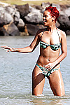 Rihanna en bikini
 #1919612