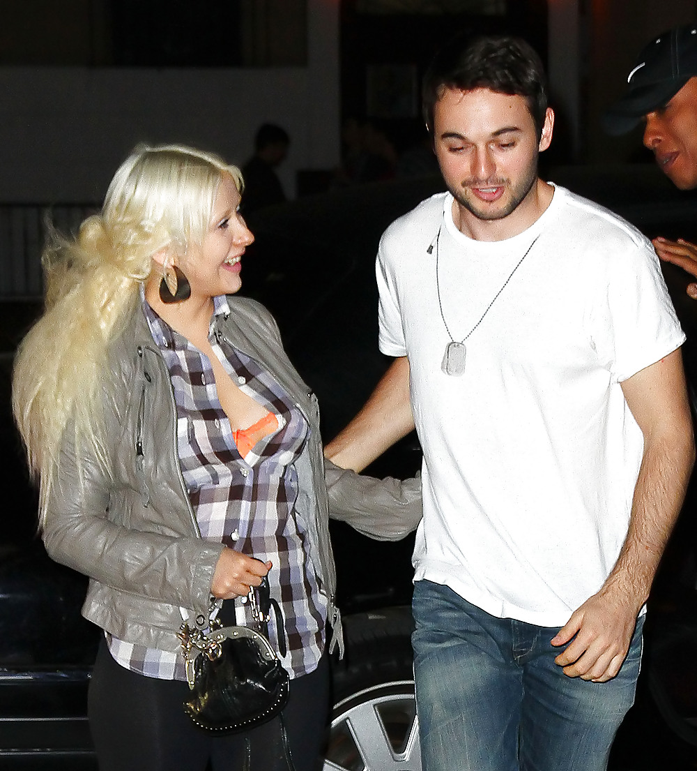 Christina Aguilera Bra Peek At Darby Nightclub with Matt #4894870
