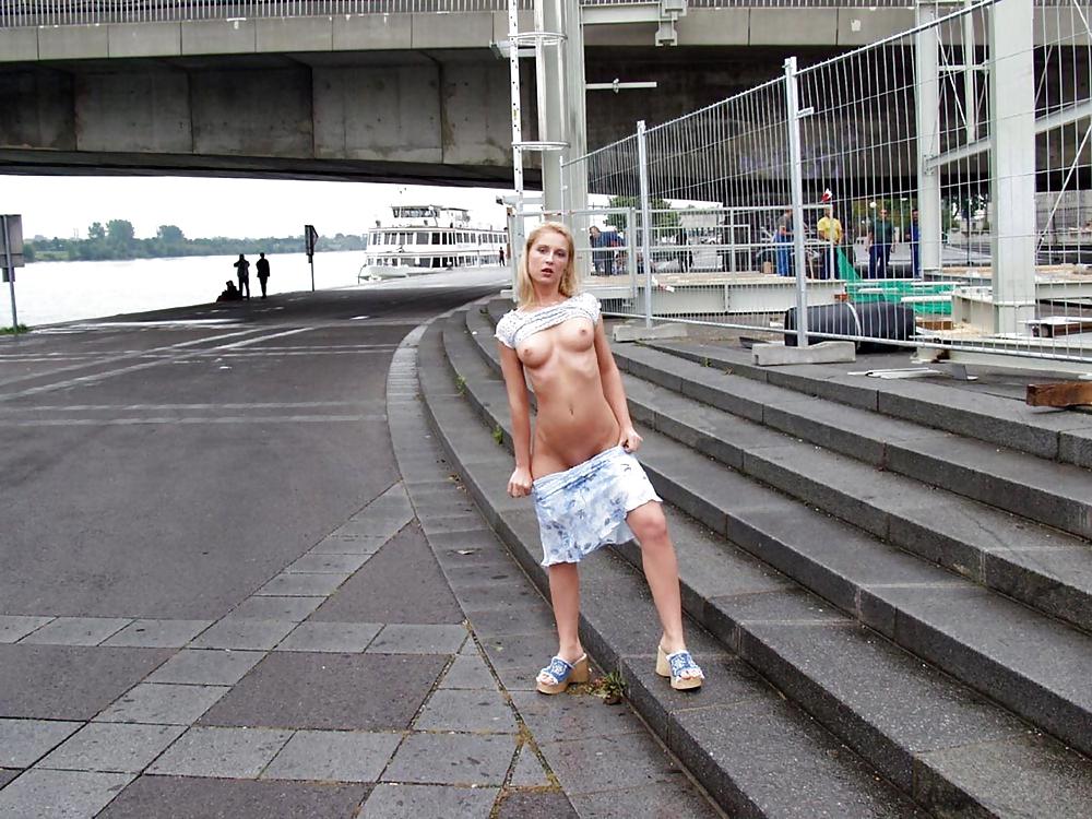 FLASHING IN PUBLIC - VERONIKA #7801549