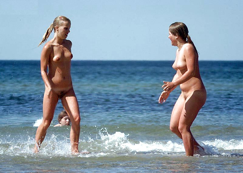 Mutter Und Ihre Tochter Nicht Nackt #19437444