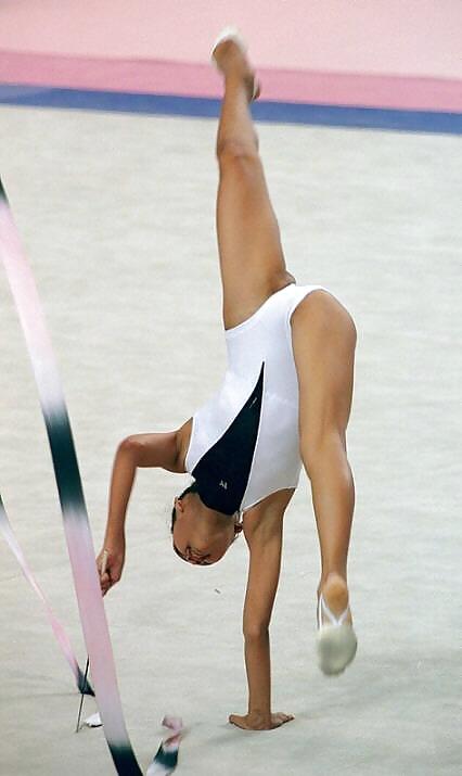Sporty babes - gymnasts #2509040