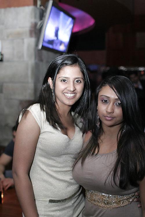 Sexy Desi Indian Und Paki Mädchen #1535537