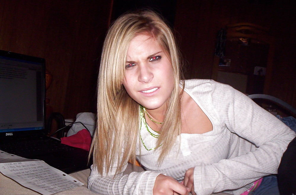 Hannah (Palm Beach Florida, 22 years old)  #7055263