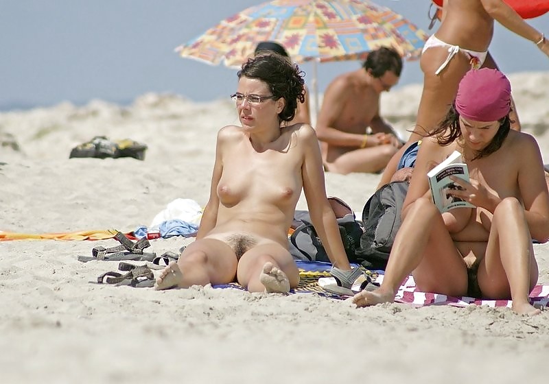 Sono una nudista da spiaggia
 #1593654