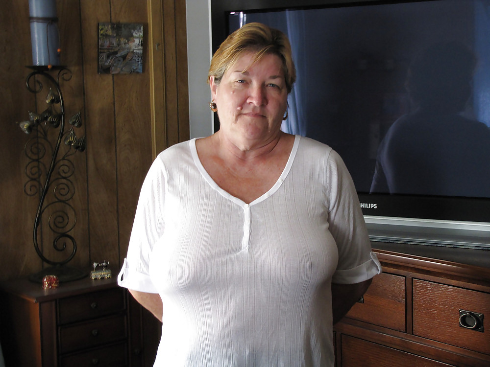 Braless 70.
 #5657828