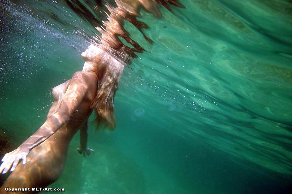 水の精 2
 #16747176