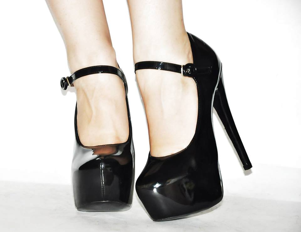 黒い靴
 #21732334