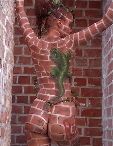 Bodyart #2412179