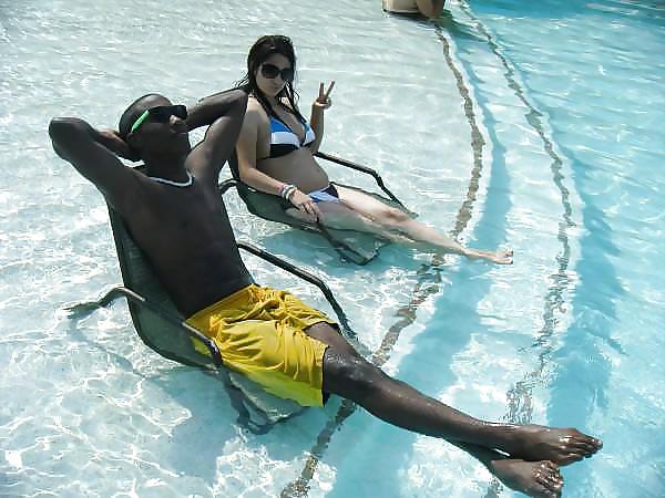 Urlaub Für Durchbohrte Weiße Frauen #17082735