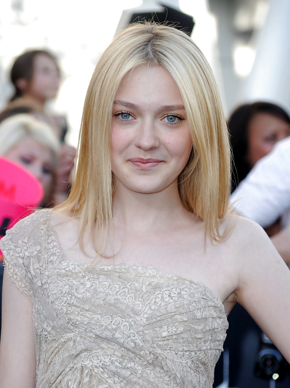 Celeb cum obiettivi: dakota fanning
 #14303529