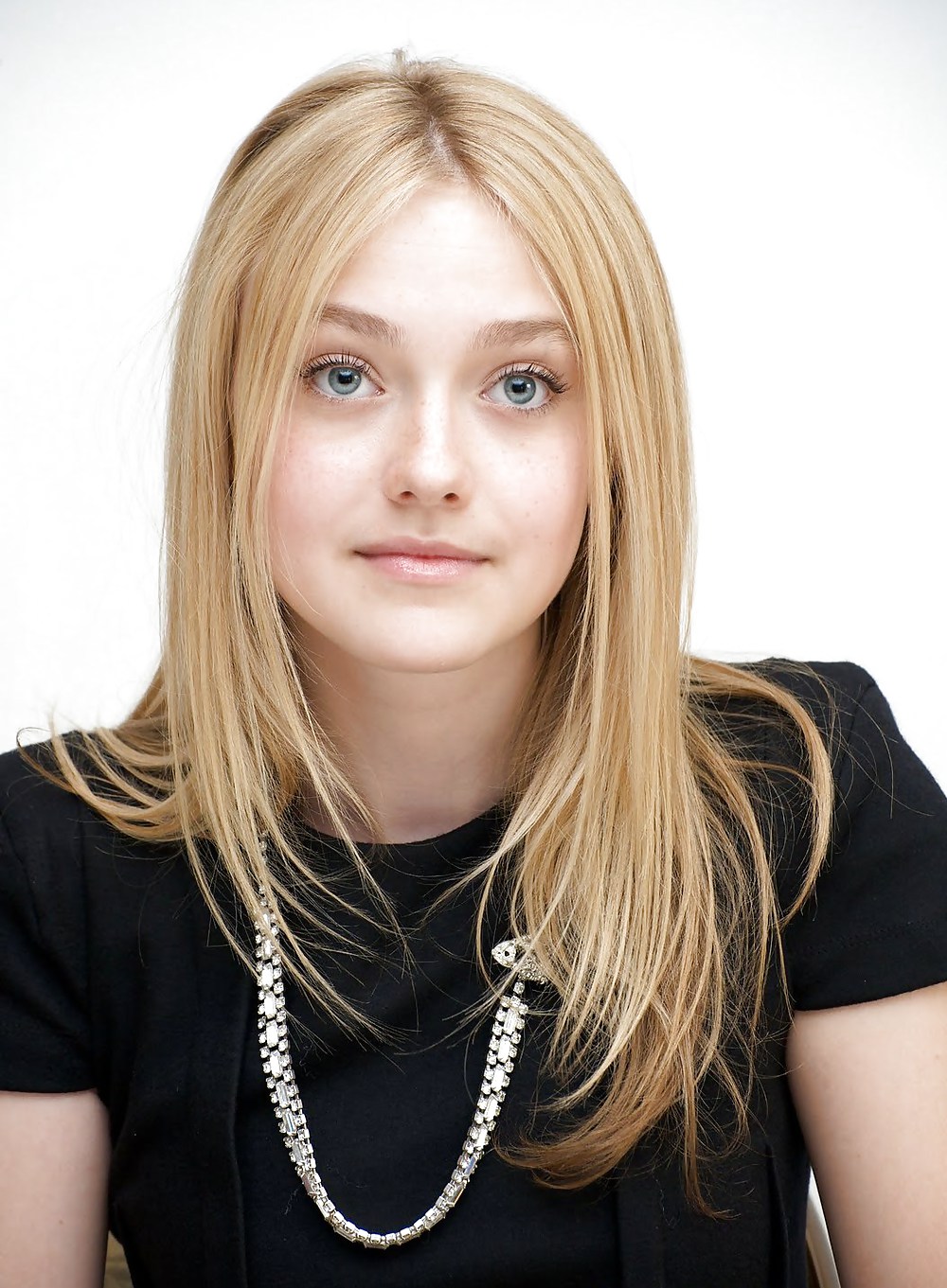 Celeb cum obiettivi: dakota fanning
 #14303763