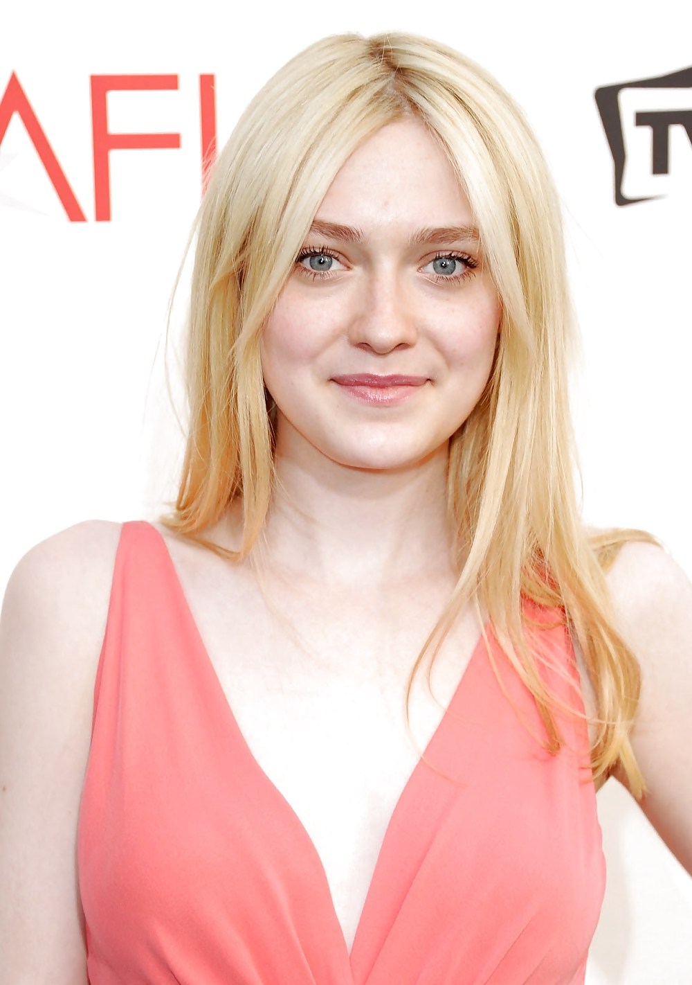 Celeb cum obiettivi: dakota fanning
 #14303909