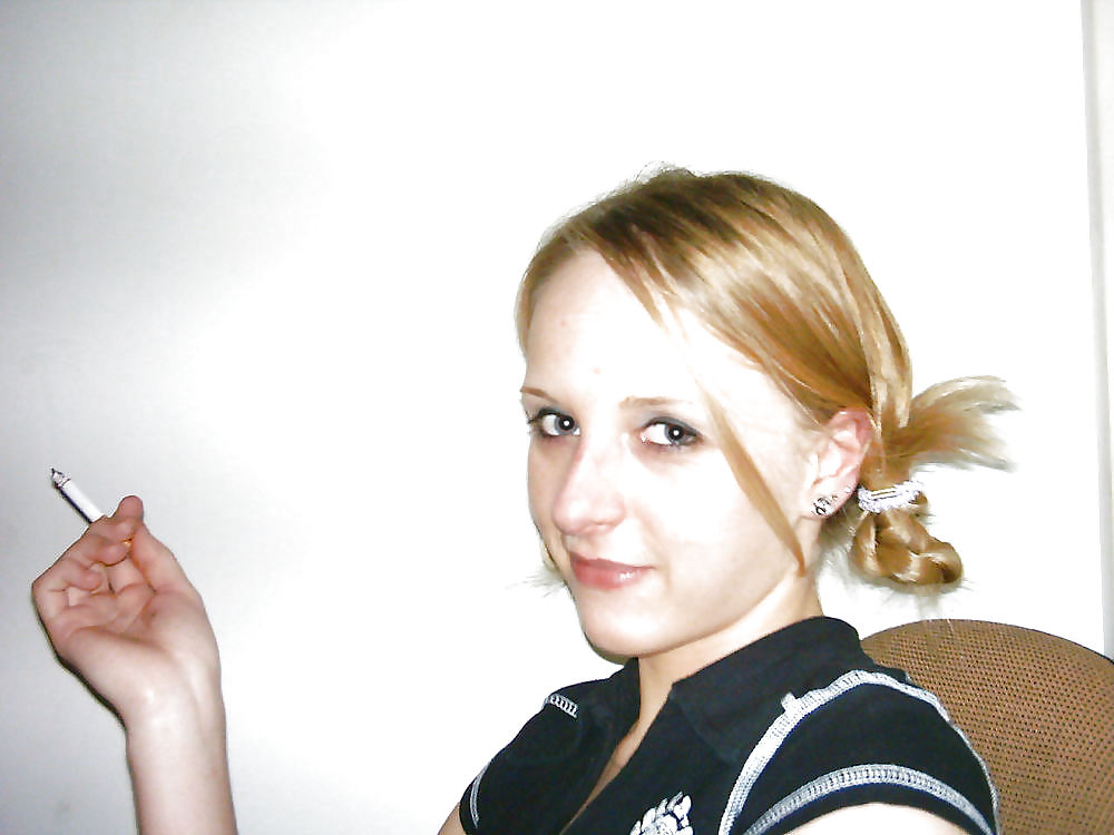 Wer Ist Das Mädchen? Wo Kann Ich Fotos Oder Videos Von Ihr? #18308030