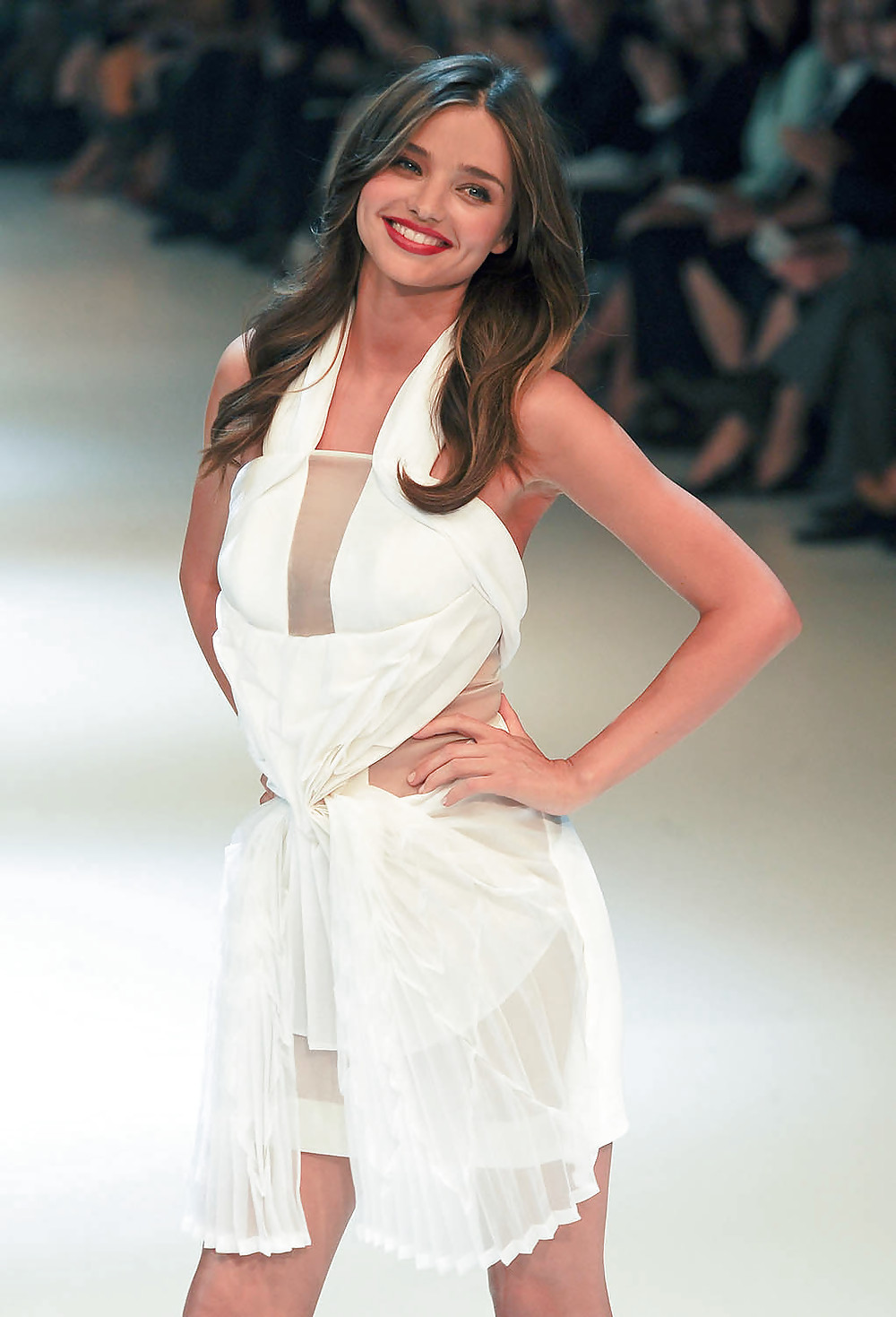 Miranda Kerr Back on The Runway with Her New Boobs #8111148