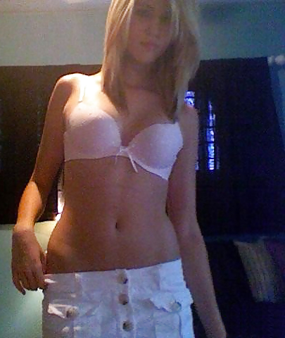 Blond cutie #3906689