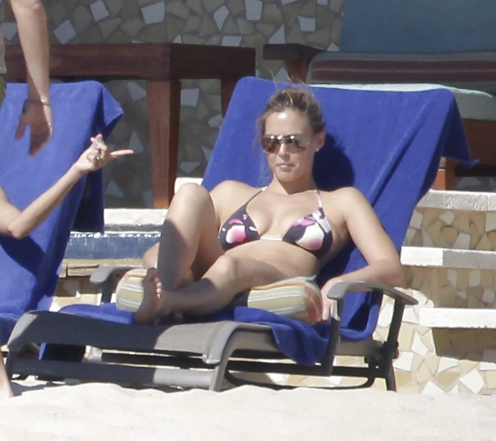 Bar refaeli bikini candids in Messico
 #2282290