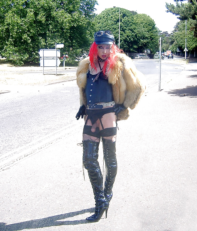 BEST PICS OF THE YEARS 2011 PART2 #8726345