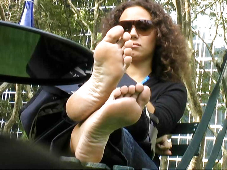 Sole Gazing #14212995