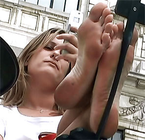 Sole Gazing #14213067