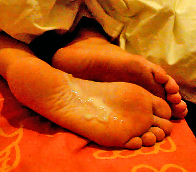 Cumshots on feet soles #18160546