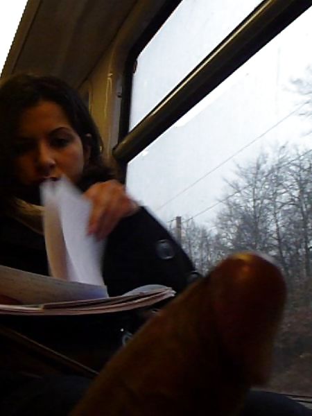 Train flash in fronf of her-variannou #16613380