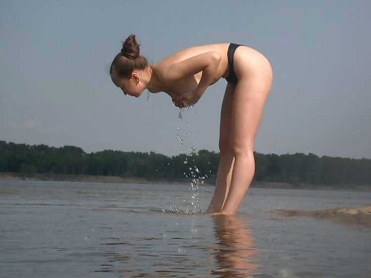 水の中の女の子
 #19789370