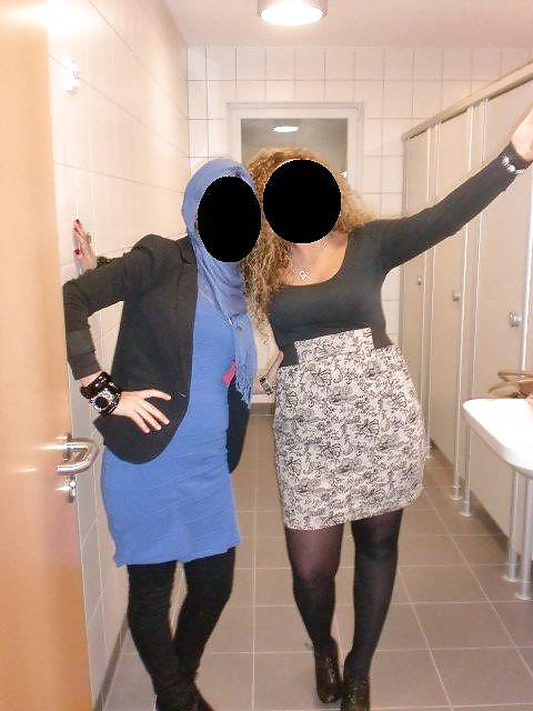 Arabische Mädchen Und Wifes In Nylon #15687982