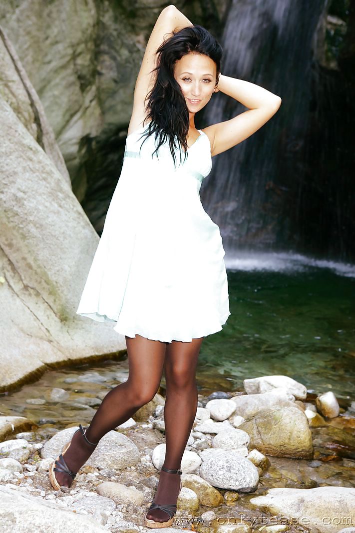 ナイロン・アップスカート・脚 25
 #6256250