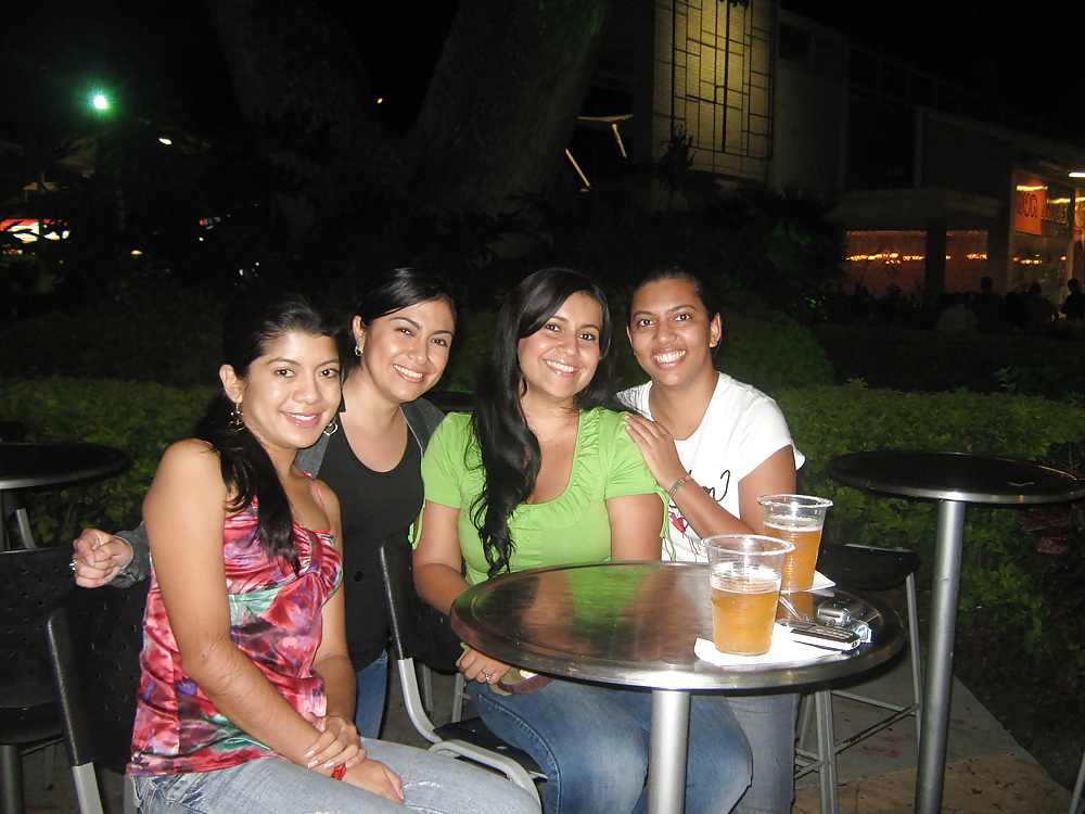 女性 (amiguitas)
 #11231940